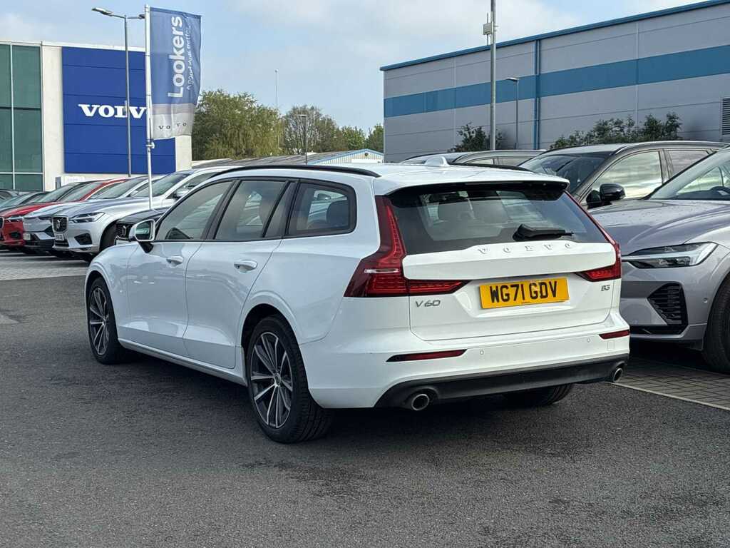 Volvo V60 2.0 B3p Momentum 7 Speed WG71GDV White #6