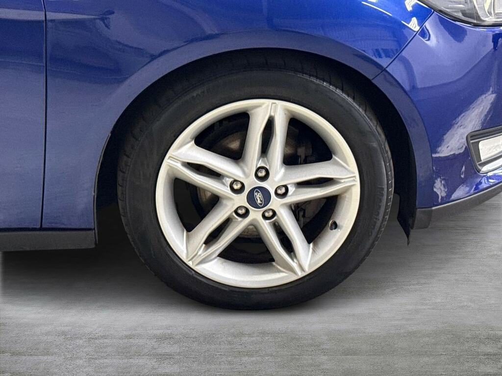 Ford Focus 1.5 Tdci Titanium Hatchback Euro XNZ4191 Blue #6