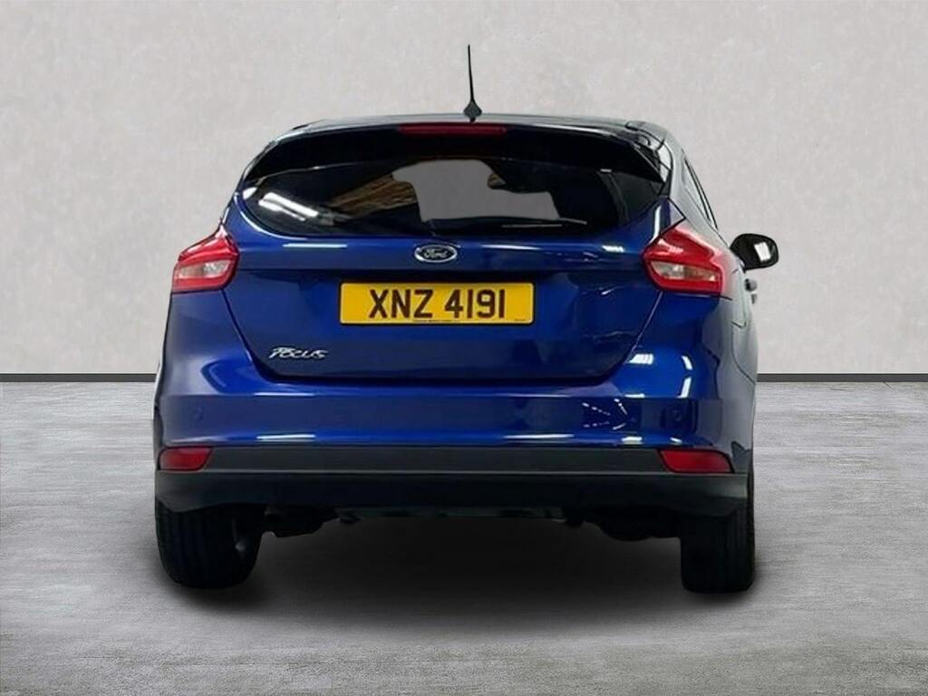 Ford Focus 1.5 Tdci Titanium Hatchback Euro XNZ4191 Blue #4