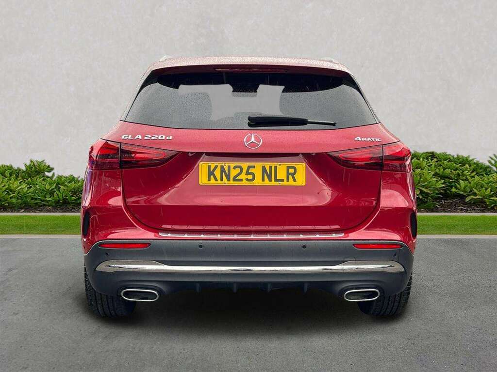 Mercedes-Benz GLA Class Gla 220D 4Matic Amg Line Premium Plus KN25NLR Red #4