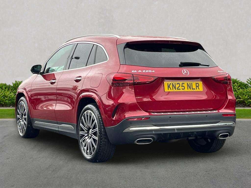 Mercedes-Benz GLA Class Gla 220D 4Matic Amg Line Premium Plus KN25NLR Red #2