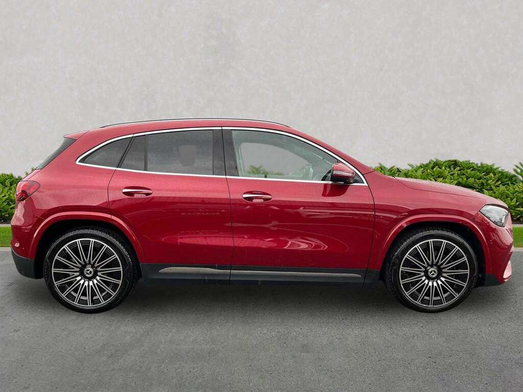 Mercedes-Benz GLA Class Gla 220D 4Matic Amg Line Premium Plus KN25NLR Red #3