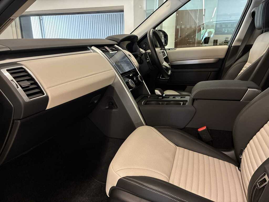 Land Rover Discovery 3.0 D350 Dynamic Hse Black #3