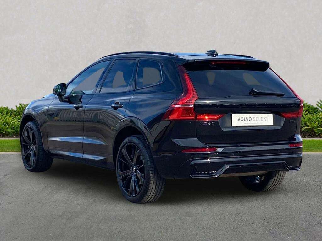 Volvo XC60 2.0 B5p Plus Black Edition Awd Geartronic YA74FHJ Black #2