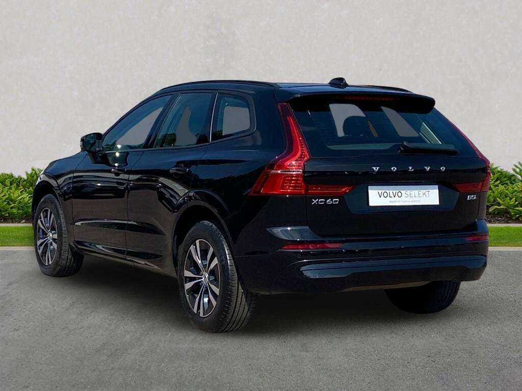 Volvo XC60 2.0 B5p Core Awd Geartronic ND72UOC Black #2