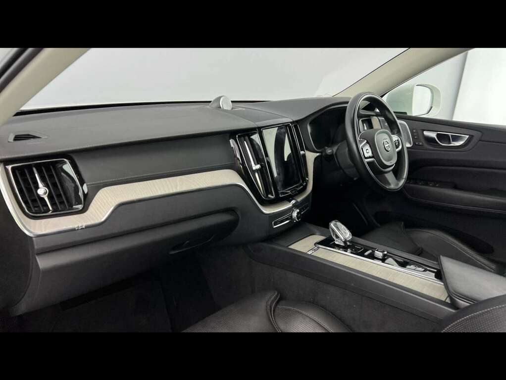 Volvo XC60 2.0 B5p Inscription Awd Geartronic YW71AEA White #3