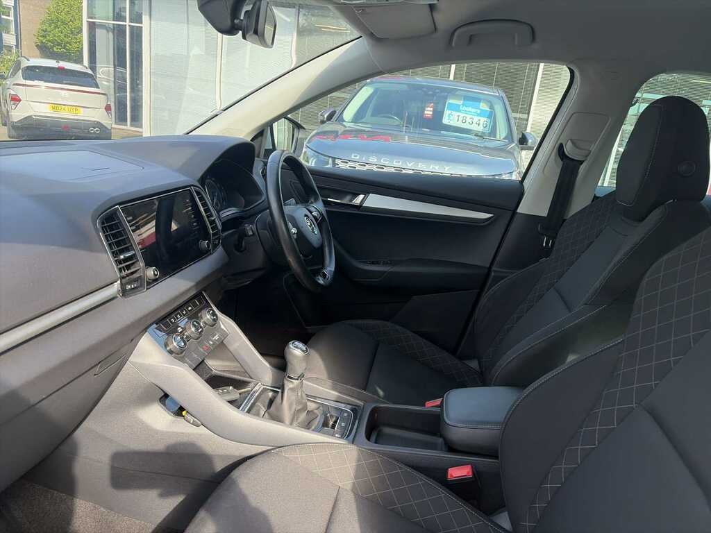 Skoda Karoq 1.0 Tsi Se White #6