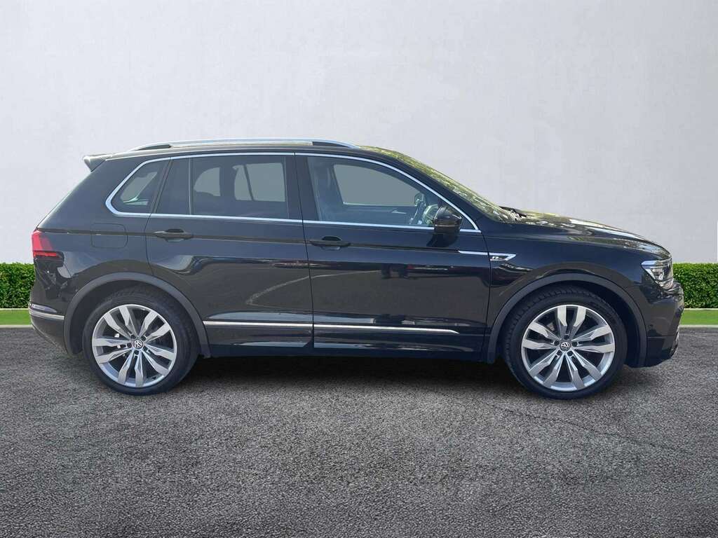 Volkswagen Tiguan 2.0 Tdi 150 R-line Tech Dsg LL20JNF Black #3