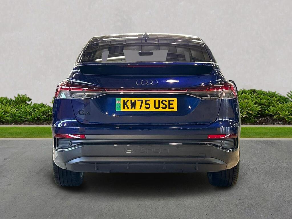 Audi Q4 E Tron 210Kw 45 82Kwh Black Edition KW75USE Blue #4