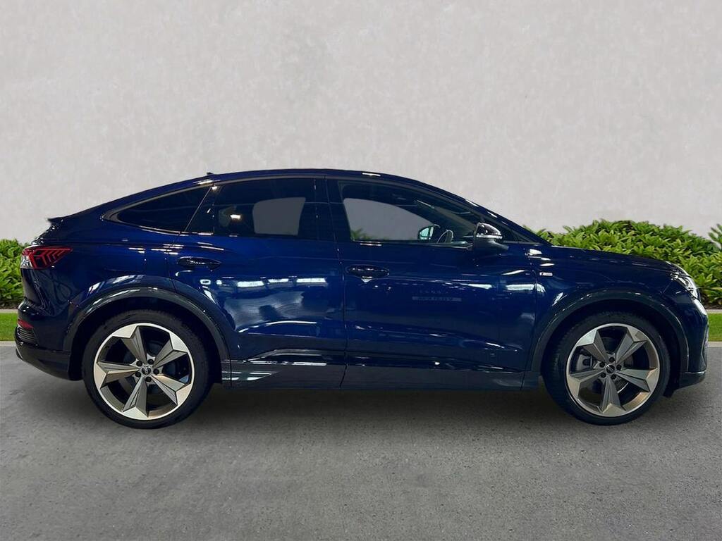 Audi Q4 E Tron 210Kw 45 82Kwh Black Edition KW75USE Blue #3