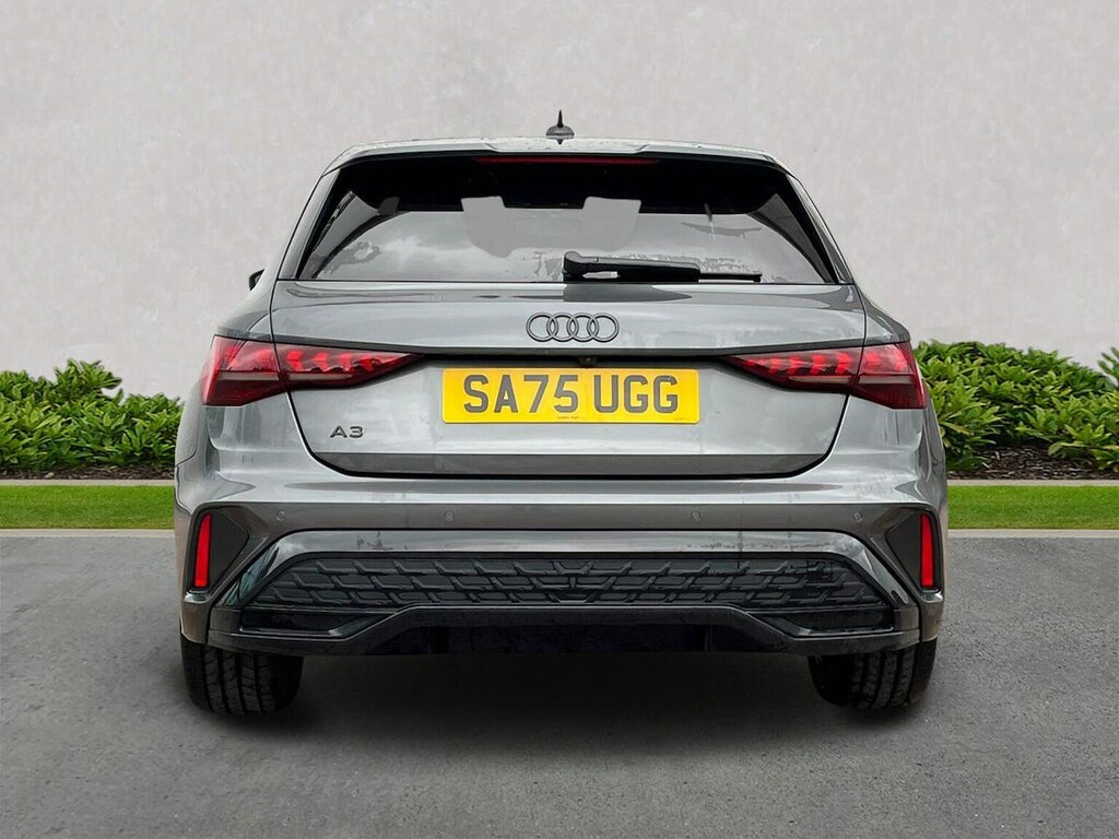 Audi A3 1.5 Tfsi 150 Black Edition S Tronic SA75UGG Grey #4