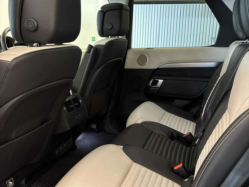 Land Rover Discovery 3.0 D350 Dynamic Hse KM74OSE Grey #4