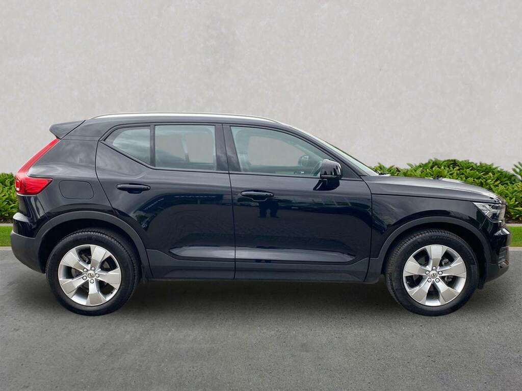 Volvo XC40 1.5 T3 163 Momentum Geartronic Black #3