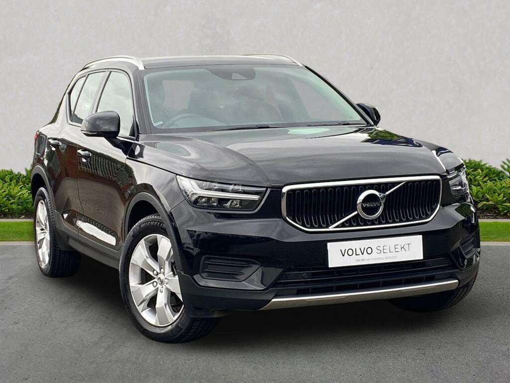 Volvo XC40 1.5 T3 163 Momentum Geartronic Black