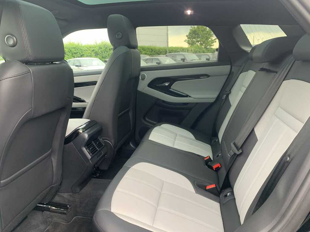 Land Rover Range Rover Evoque 2.0 D200 Edition AY75NVV Black #4