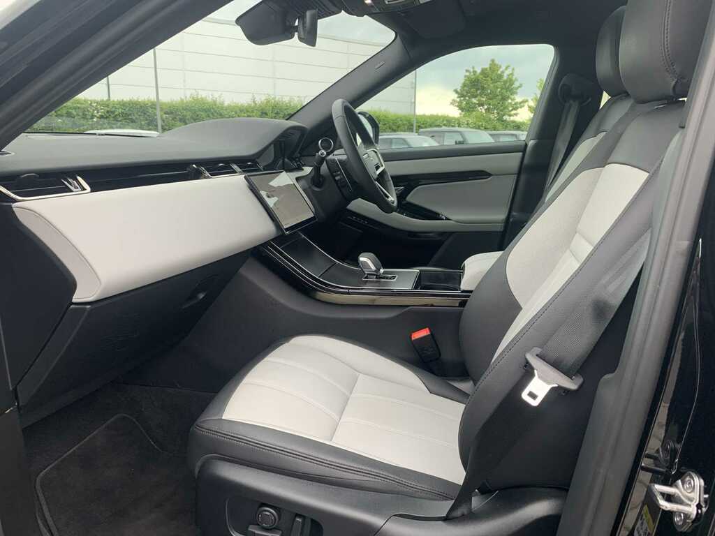 Land Rover Range Rover Evoque 2.0 D200 Edition AY75NVV Black #3