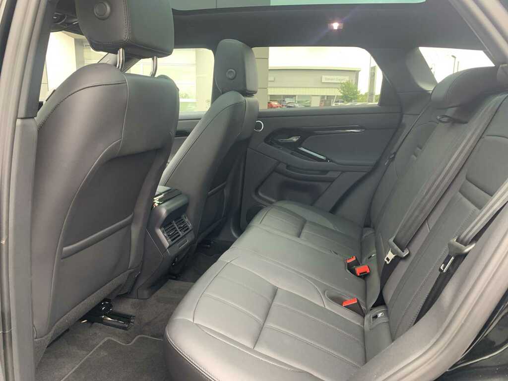 Land Rover Range Rover Evoque 2.0 D200 Edition AY75NUX Black #4