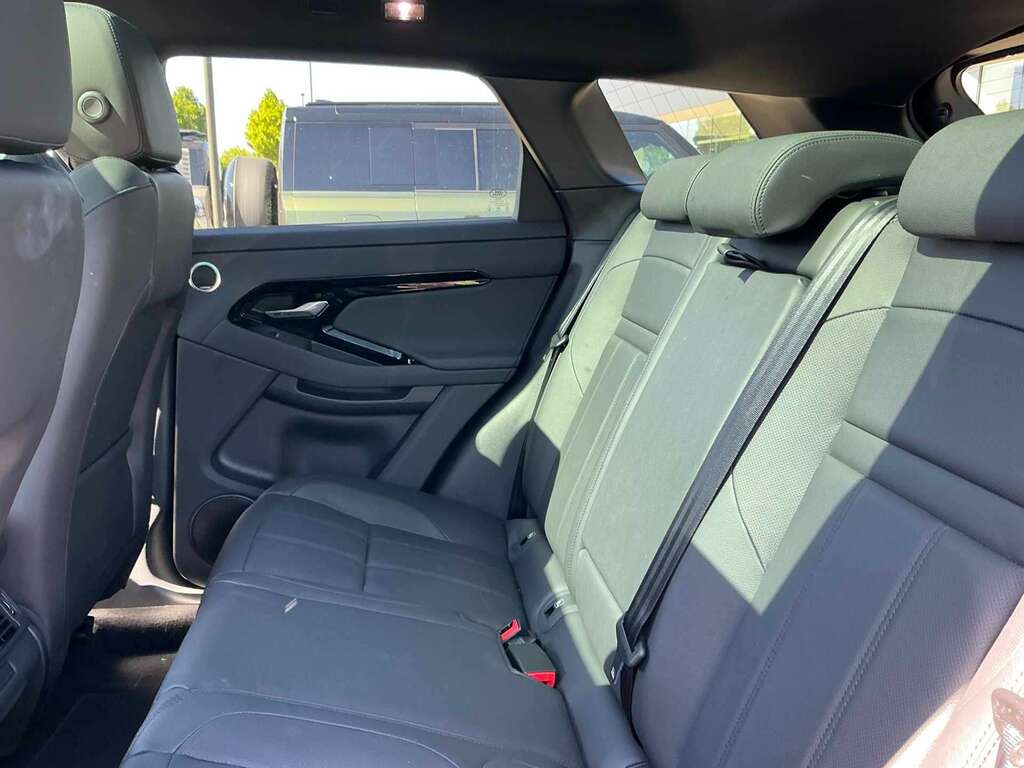 Land Rover Range Rover Evoque 2.0 D200 Edition LK75YWM Black #4