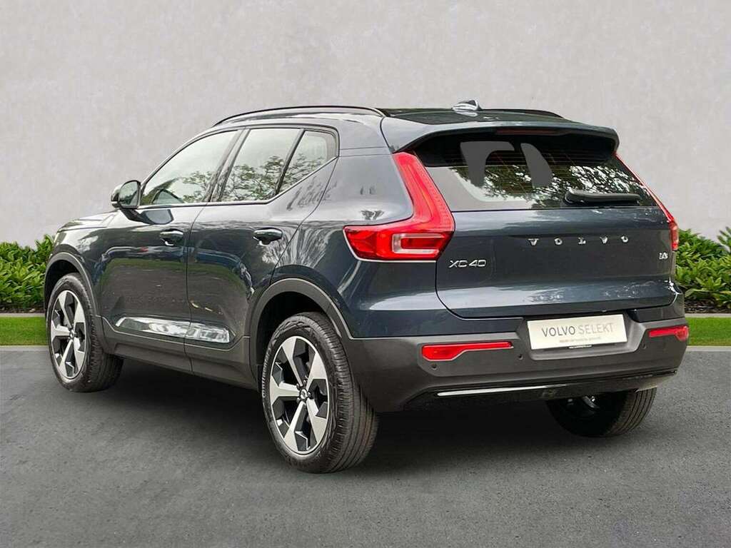 Volvo XC40 2.0 B3p Plus Dark MJ75CHK Blue #2