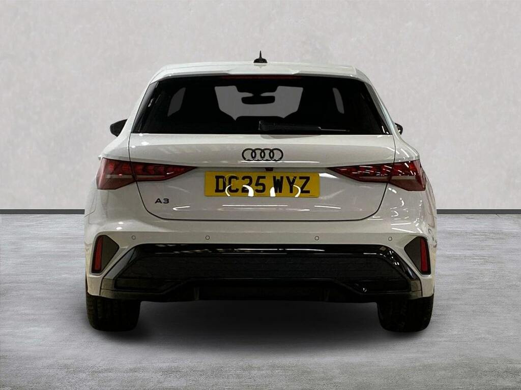 Audi A3 1.5 Tfsi 150 Black Edition S Tronic DC25WYZ White #4