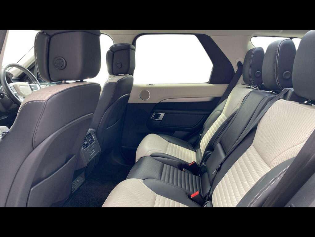 Land Rover Discovery 3.0 D350 Dynamic Hse KT74BHN Black #4