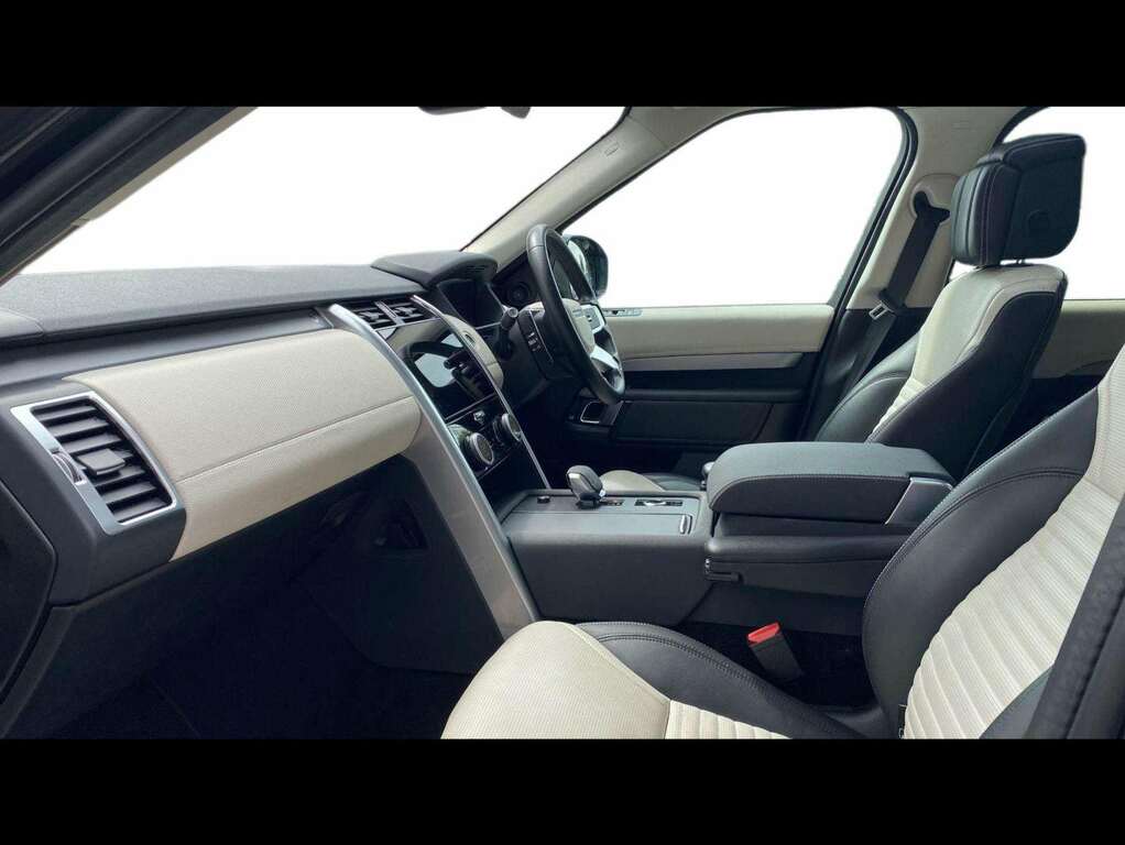 Land Rover Discovery 3.0 D350 Dynamic Hse KT74BHN Black #3
