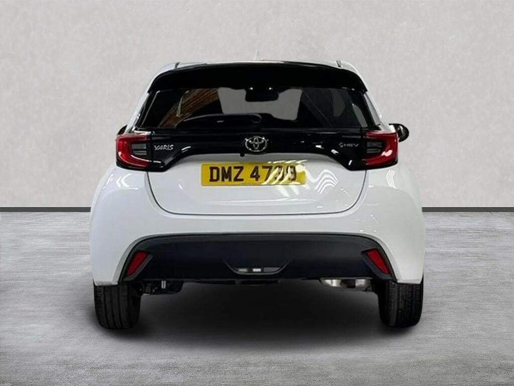 Toyota Yaris 1.5 Vvt-h Design Hatchback Hybrid E-cvt DMZ4739 White #4