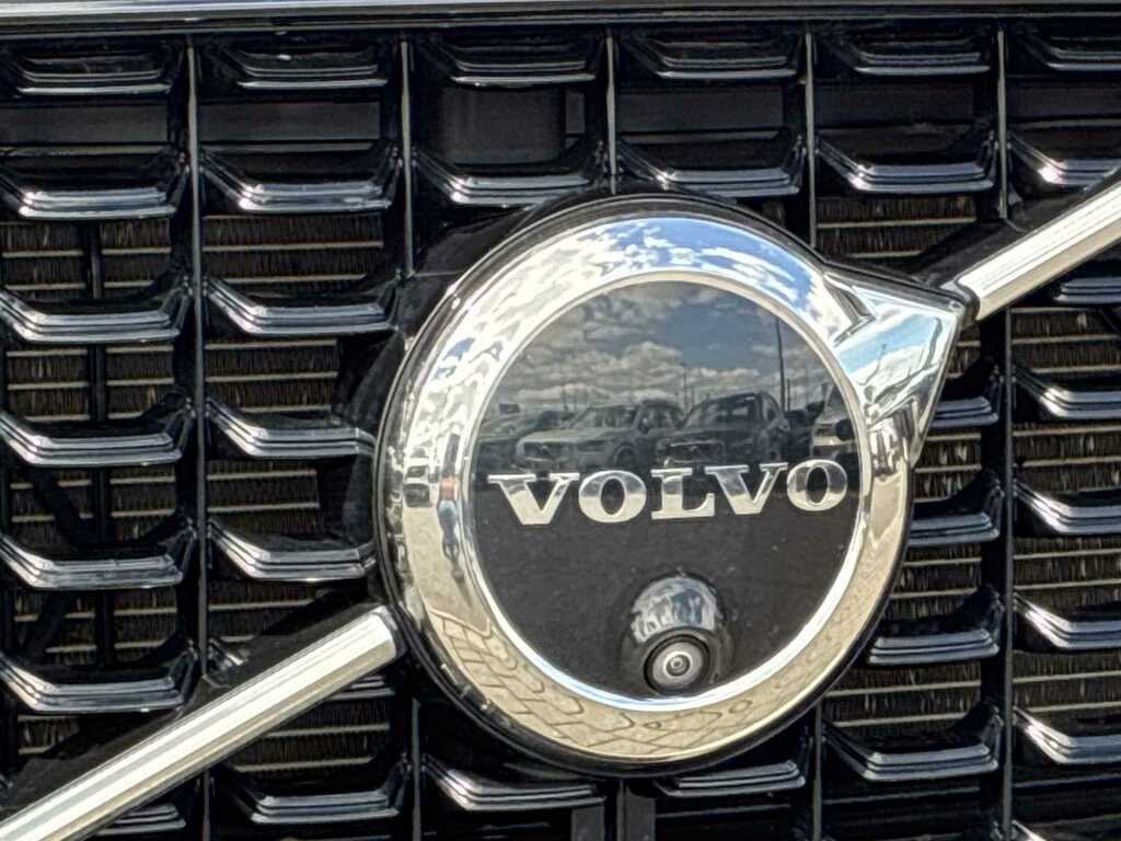 Volvo XC60 2.0 B5p Ultimate Dark Awd Geartronic SC23HVK Gold #4