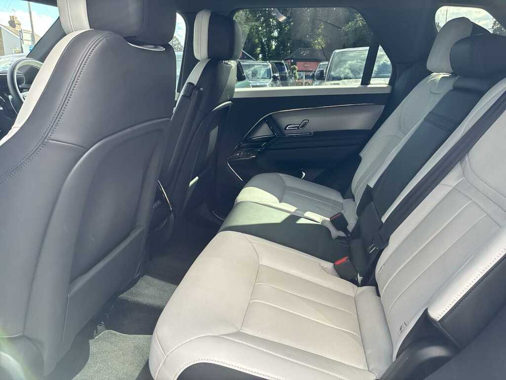 Land Rover Range Rover Sport 3.0 D300 Dynamic Se EY23OZH Black #4