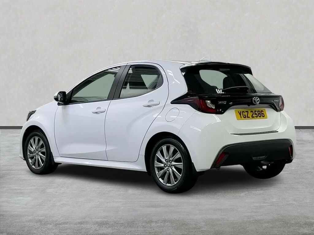 Toyota Yaris 1.5 Vvt-h Icon Hatchback Hybrid E-cvt E YGZ2586 White #2