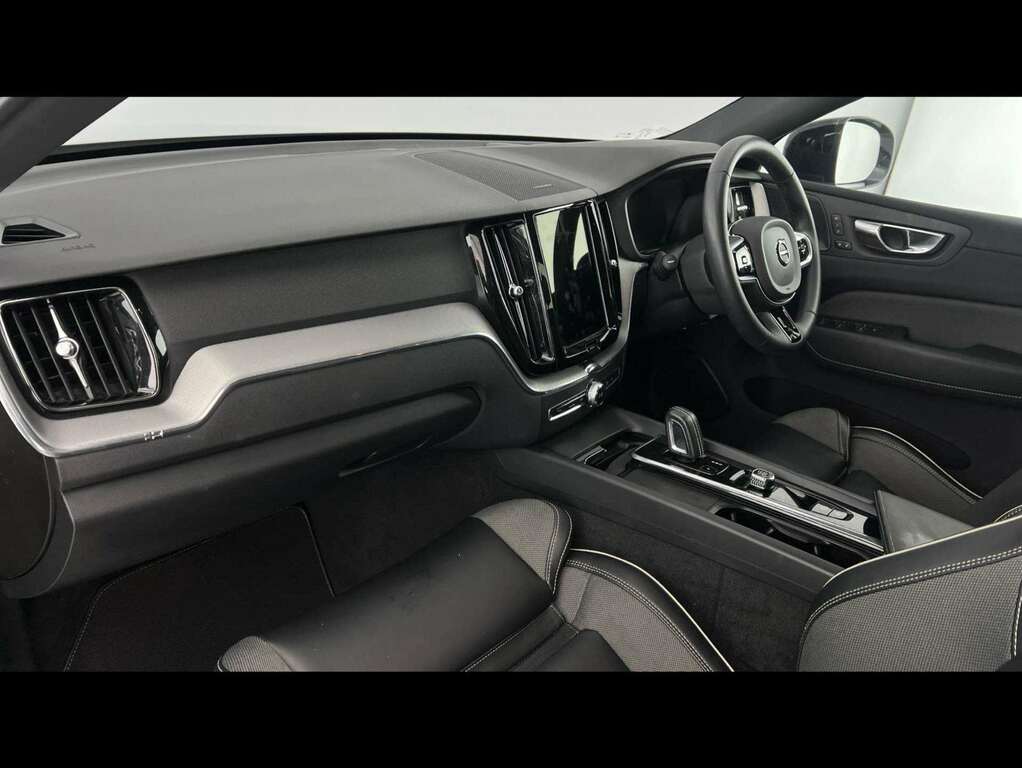 Volvo XC60 2.0 T8 Recharge Phev R Design Pro Awd YS71UMB Silver #3