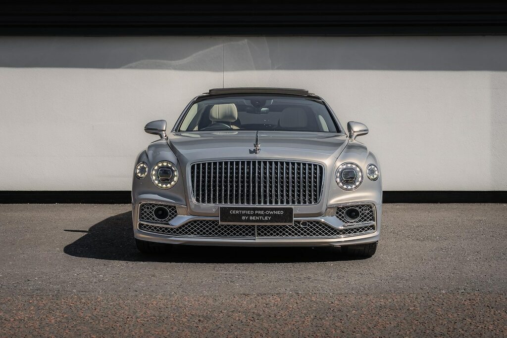 Bentley Flying Spur 4.0 V8 Touring Spec OO07WAC Silver #2