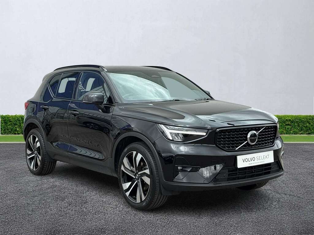 Volvo XC40 2.0 B4p Plus Dark Black