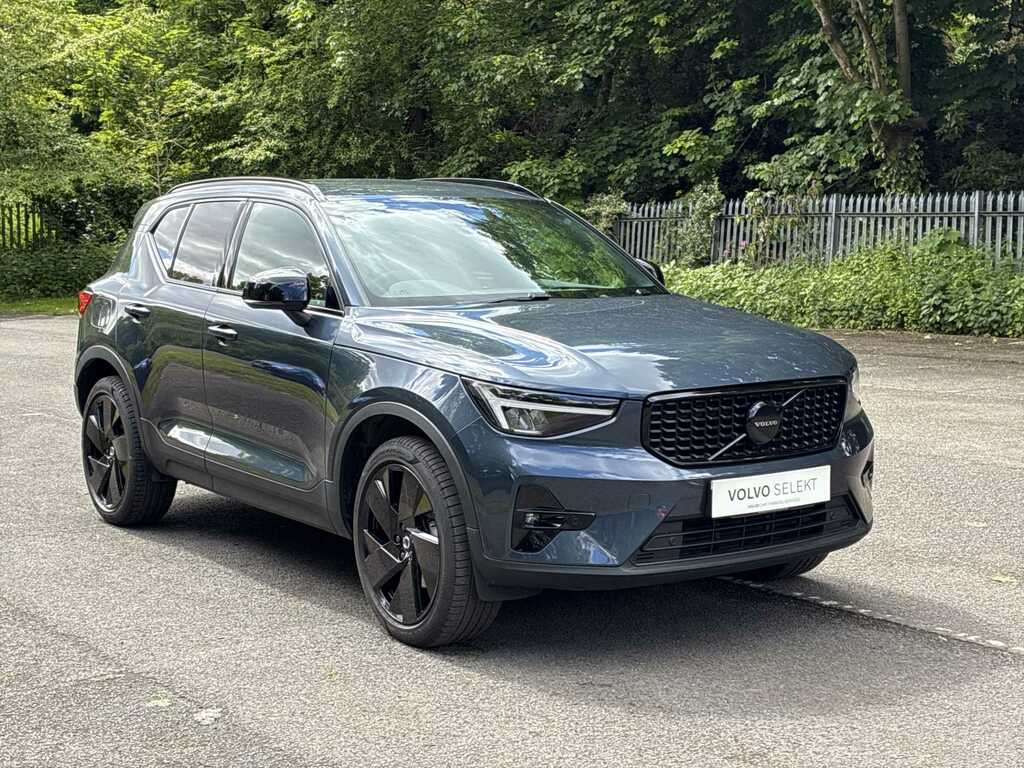 Volvo XC40 2.0 B3p Plus Black Edition OY75ZHN Blue #3