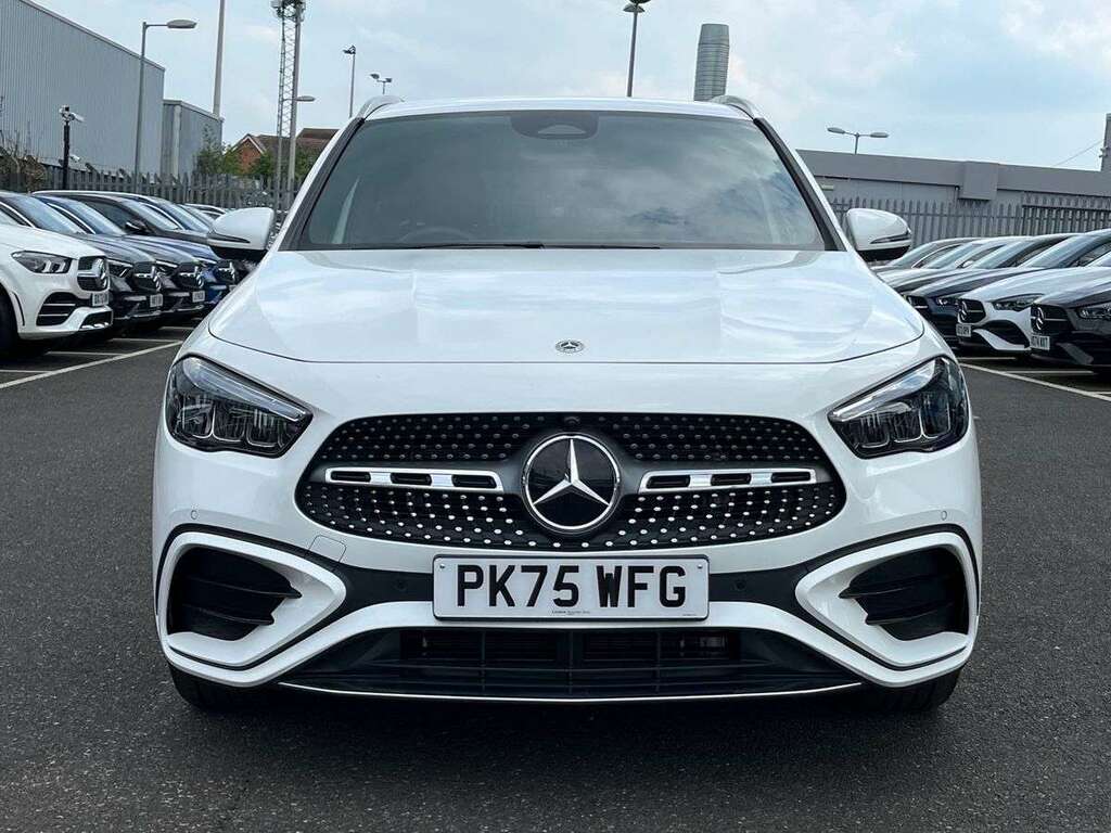 Mercedes-Benz GLA Class Gla 200 Amg Line Executive White #5