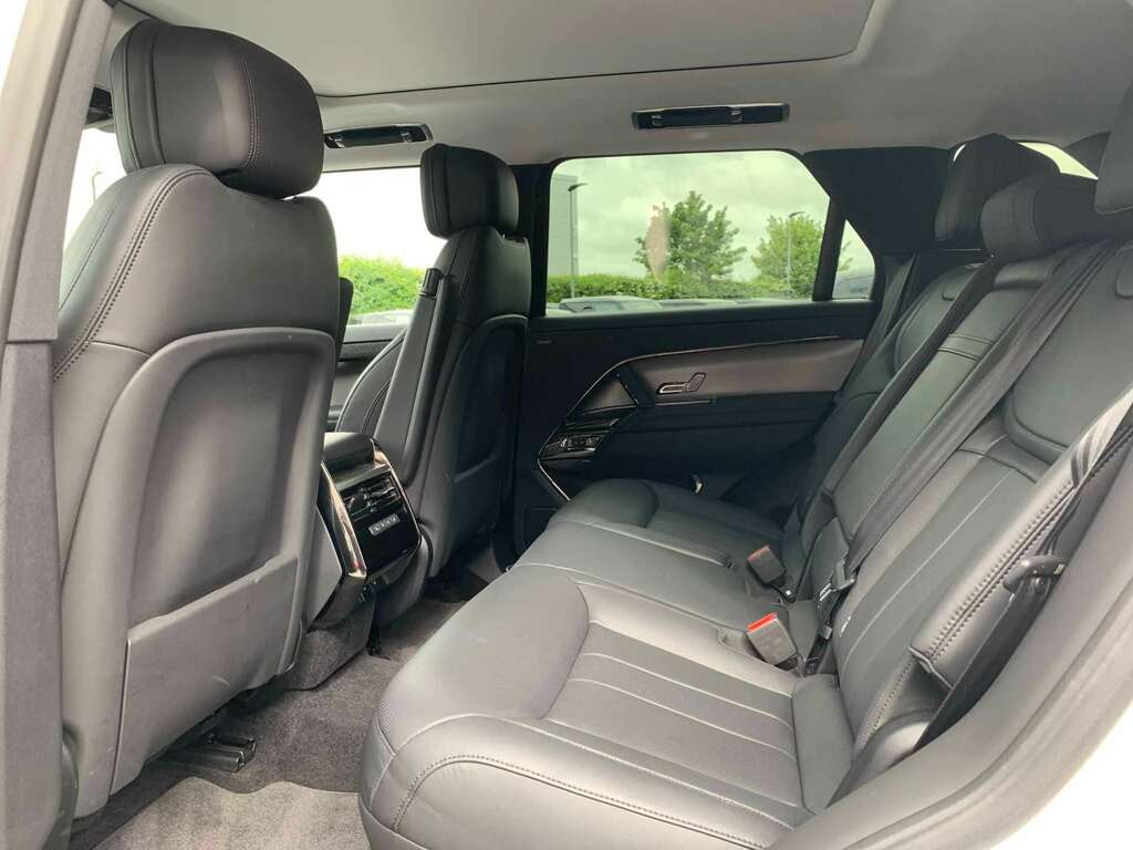 Land Rover Range Rover Sport 3.0 D300 Se AV73XKH White #4