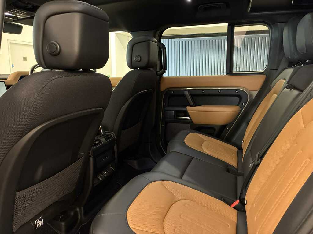 Land Rover Defender 110 3.0 D300 X 110 GC23CYP Brown #4