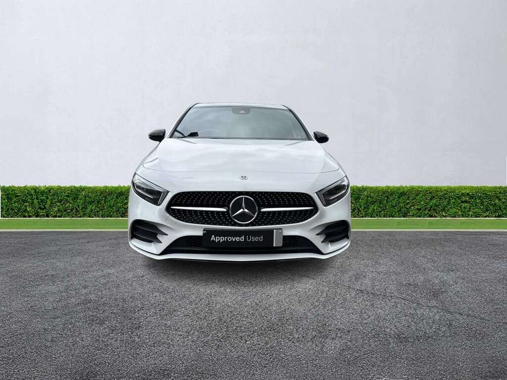 Mercedes-Benz A Class A200 Amg Line Premium Plus Night Edition White #2
