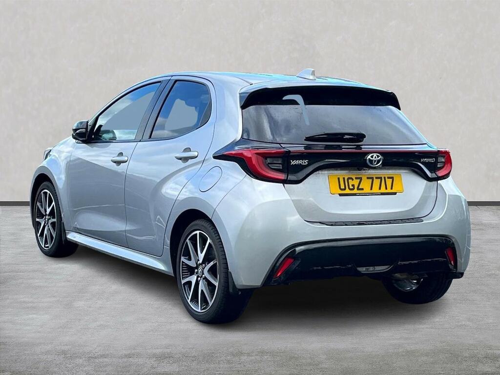 Toyota Yaris 1.5 Vvt-h Dynamic Hatchback Hybrid E-cv UGZ7717 Silver #3