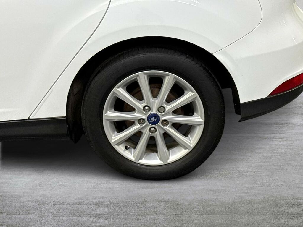 Ford Focus 1.5 Tdci Titanium Hatchback Euro CGZ5832 White #6