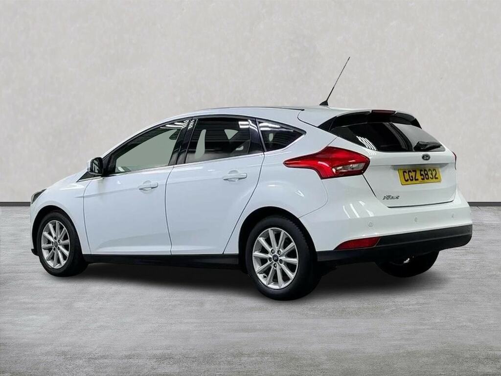 Ford Focus 1.5 Tdci Titanium Hatchback Euro CGZ5832 White #2
