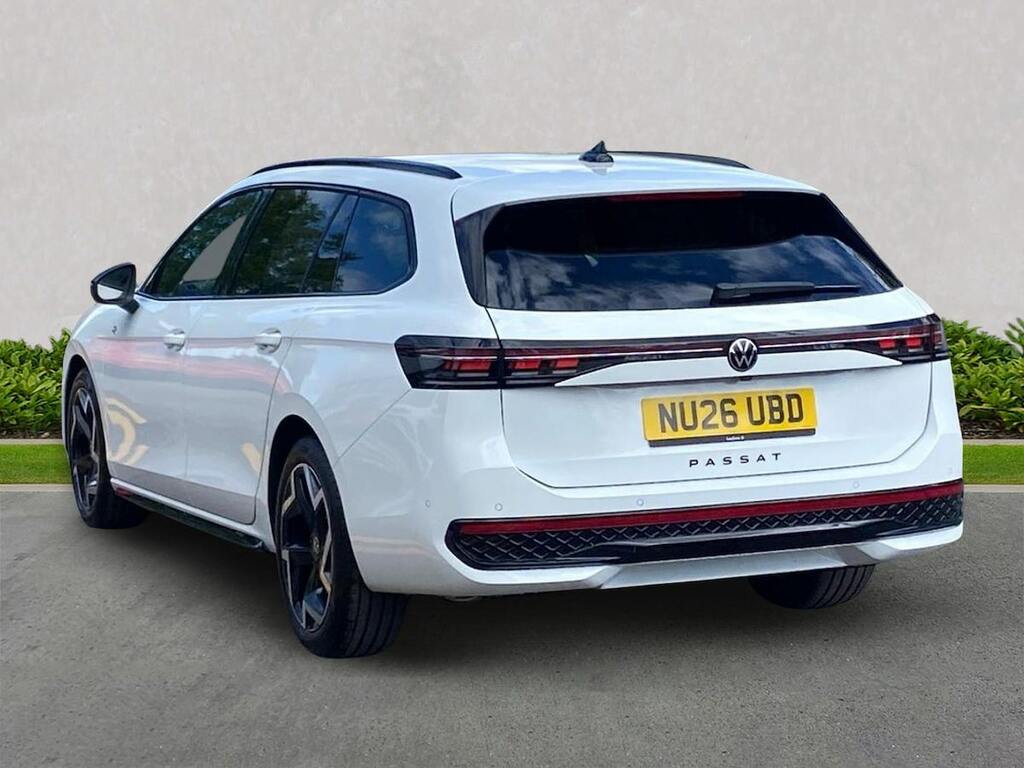 Volkswagen Passat 1.5 Etsi R-line Dsg White