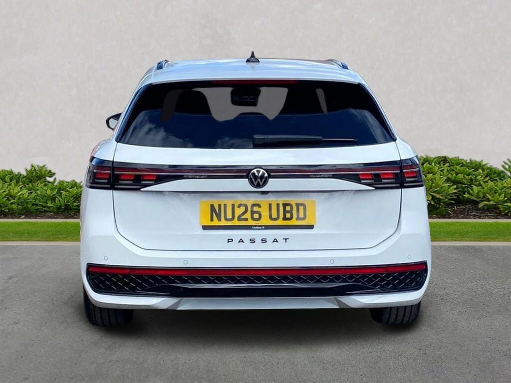 Volkswagen Passat 1.5 Etsi R-line Dsg White #3