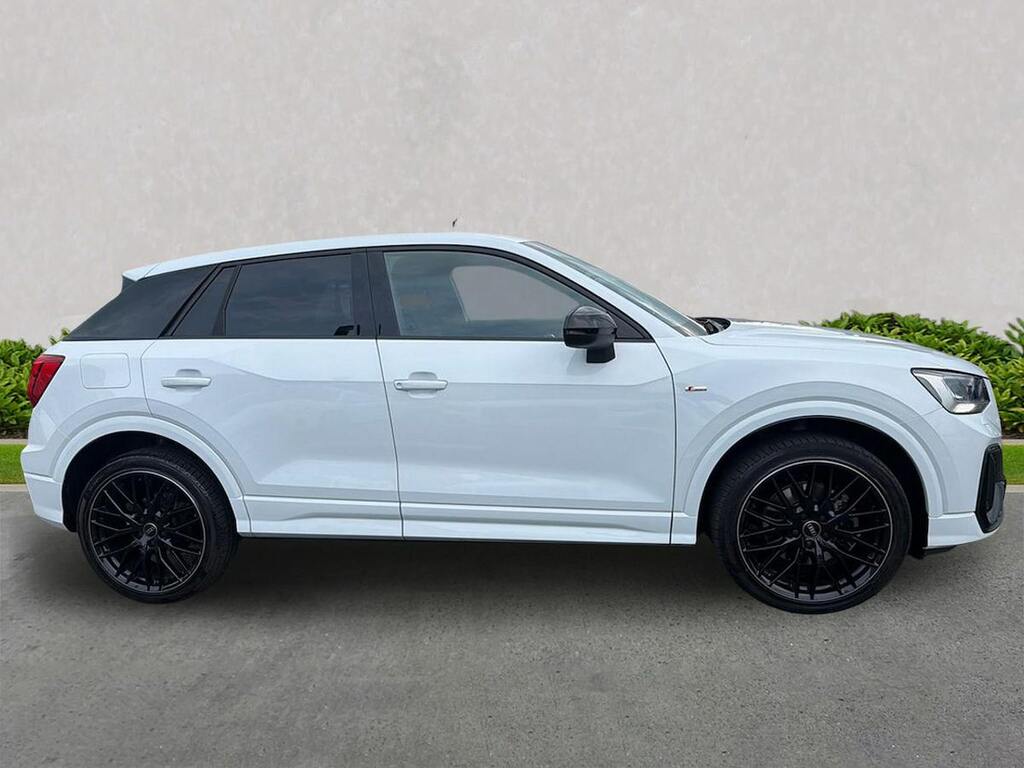Audi Q2 35 Tfsi Black Edition S Tronic NK75WXL White #3