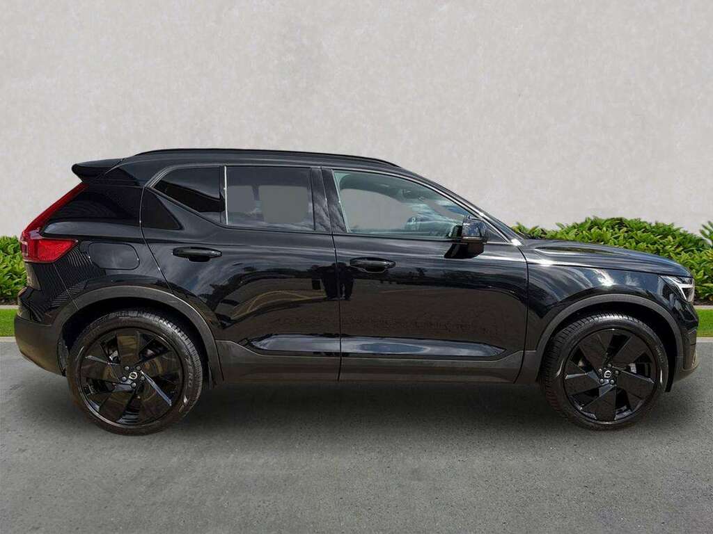 Volvo XC40 2.0 B4p Plus Black Edition ML25BKE Black #3