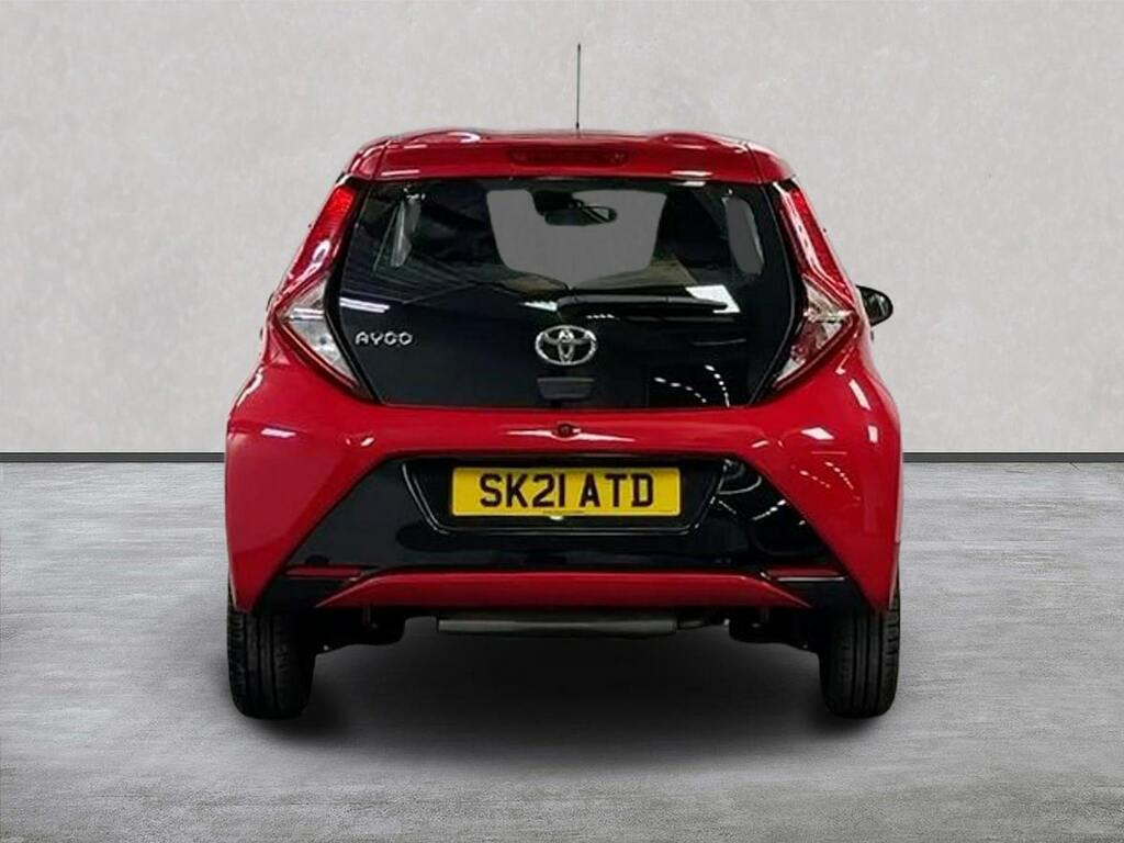 Toyota Aygo 1.0 Vvt-i X-play Tss SK21ATD Red #4