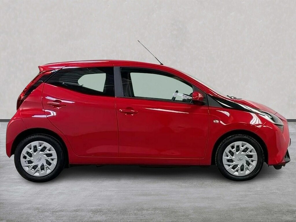 Toyota Aygo 1.0 Vvt-i X-play Tss SK21ATD Red #3