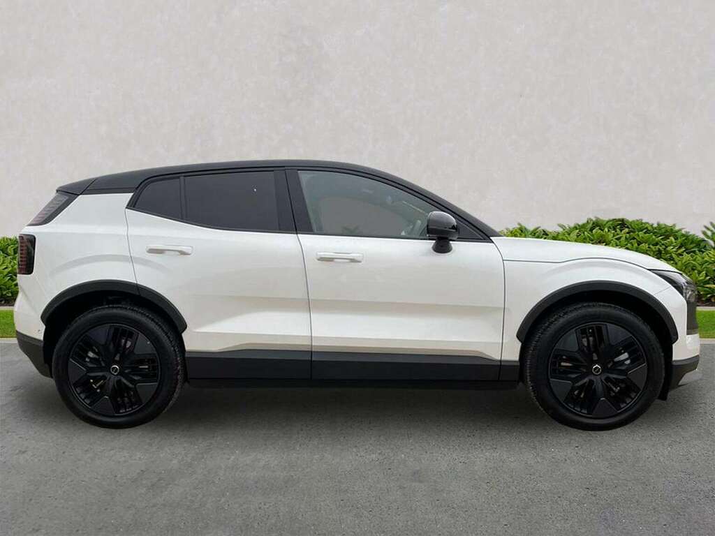 Volvo EX30 Cross Country 315Kw Tm Perf Cross Country Ultra 69Kwh White #3
