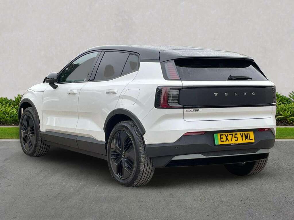 Volvo EX30 Cross Country 315Kw Tm Perf Cross Country Ultra 69Kwh White #2