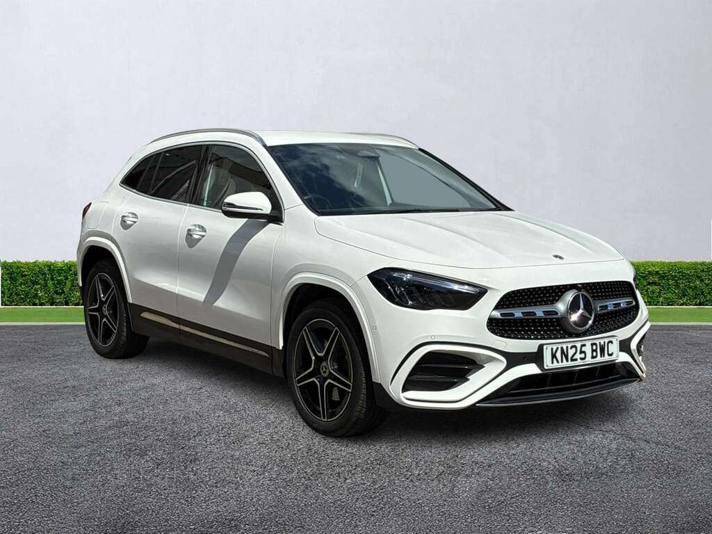 Mercedes-Benz GLA Class Gla 250E Amg Line Executive White